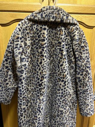 Abrigo pelo leopardo Stradivarius