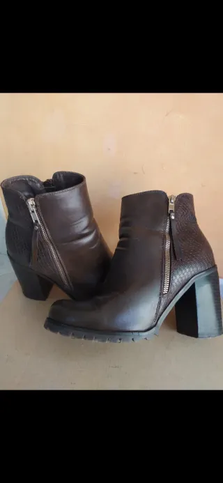 Stivaletti eleganti donna marrone