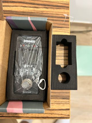 Afinador Donner DT-1 Pedal Guitarra con Pantalla