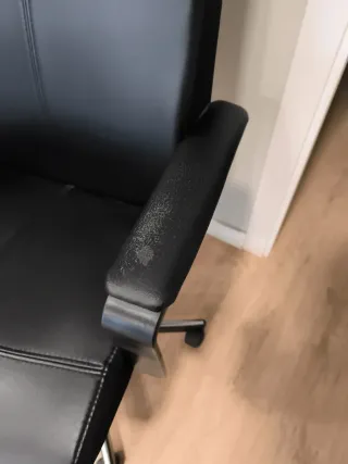 Sillón giratorio polipiel negro