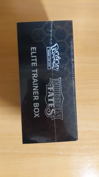 Pokemon Hidden Fates ETB Caja Entrenador Elite