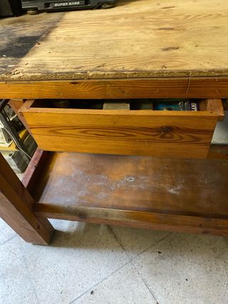 Mesa de trabajo de madera