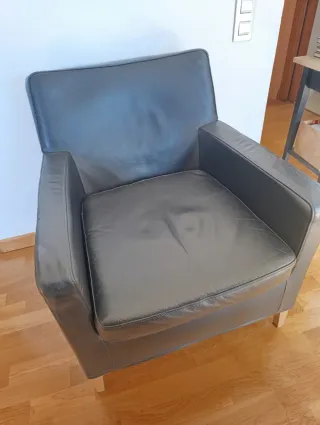 Butaca de piel negra