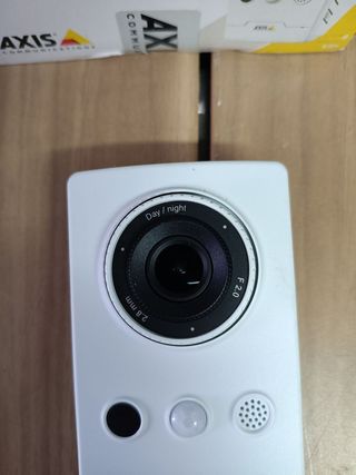 AXIS Companion Cube L