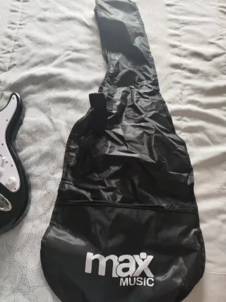 Guitarra Eléctrica Negra