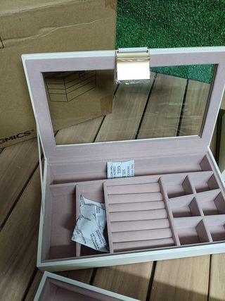 SONGMICS Caja Joyero con 4 Bandejas Apilables, Navidad, Caja de Joyas Grande, Tapa de Cristal Transparente, 17 x 28 x 18,3 cm, para Cajón de Tocador, Idea de Regalo, Blanco JBC164W01