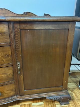 Mueble de madera para restaurar