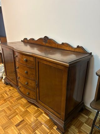 Mueble de madera para restaurar