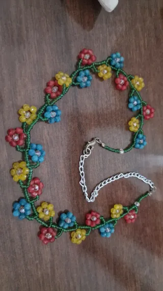 Collana fiori perline