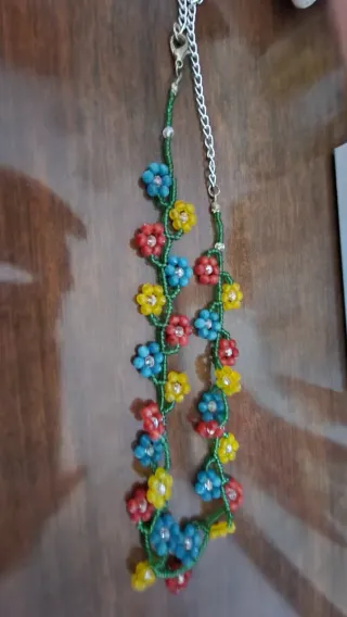 Collana fiori perline