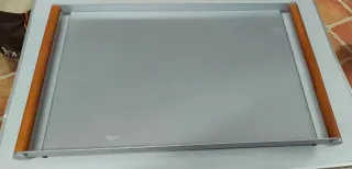 Bandeja para desayuno con asas de madera