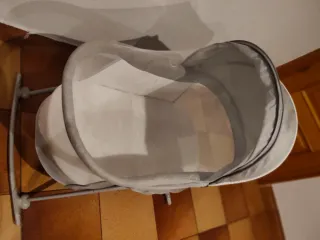 Cuna de bebé Kinderkraft casi sin uso.