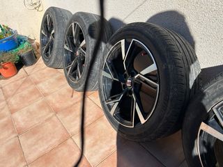 Llantas de aleación negras y pulidas