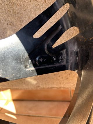 Llantas de aleación negras y pulidas