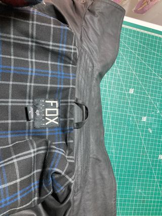 Parka Fox color negro