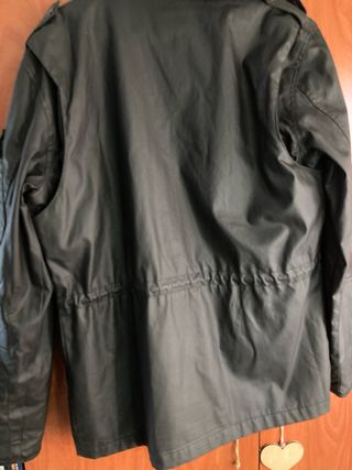 Parka Fox color negro