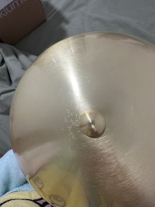 Lámpara de mesa Sklum dorada metal