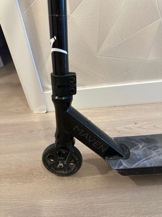 Patinete negro Maven