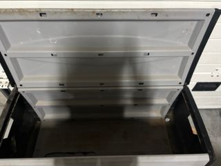 Baúl de almacenamiento de plástico gris