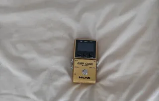 Nux Amp Core Pedal Dorado
