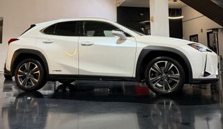 Lexus UX 2022