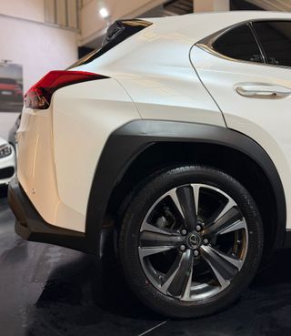 Lexus UX 2022