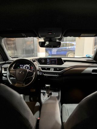 Lexus UX 2022