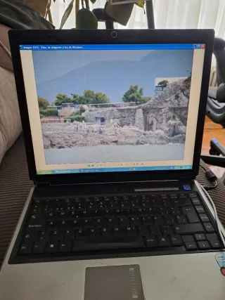 Portátil Hundy Negro/Gris 14"