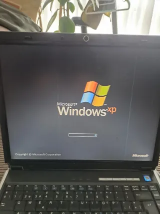 Portátil Hundy Negro/Gris 14"