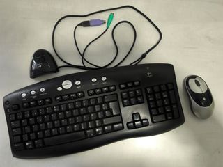 Teclado y Ratón Logitech Inalámbricos.