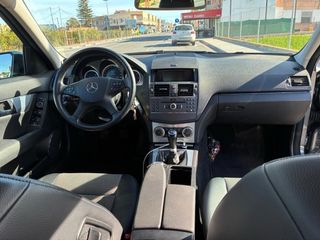 Mercedes-Benz 220 2009