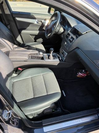 Mercedes-Benz 220 2009