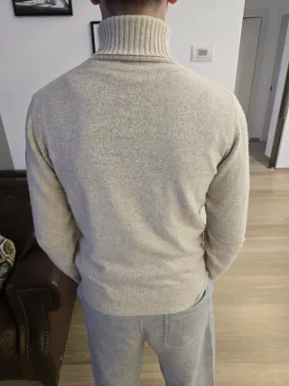 Maglione collo alto beige