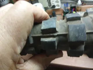 Cubierta de tacos para moto