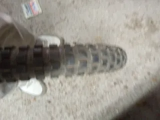 Cubierta de tacos para moto