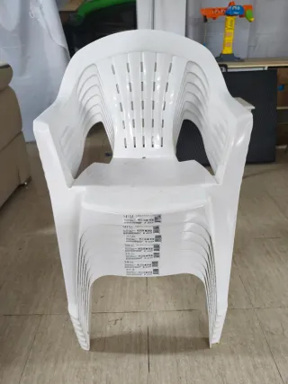 Sillas de plástico apilables (pack 6)