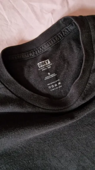 Camiseta Obey Calavera Rock Style Negra