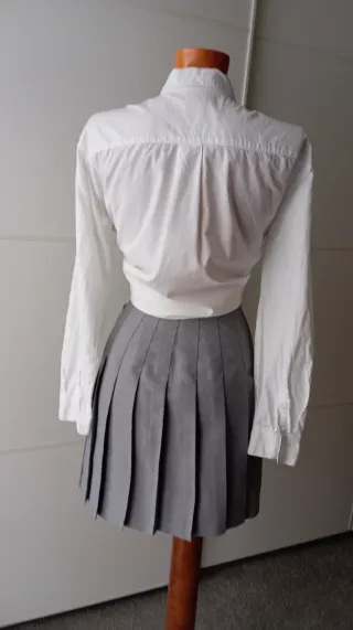 Minifalda colegiala. Minifalda de uniforme.