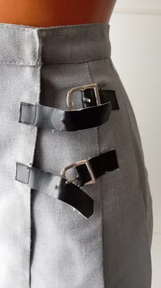 Minifalda colegiala. Minifalda de uniforme.