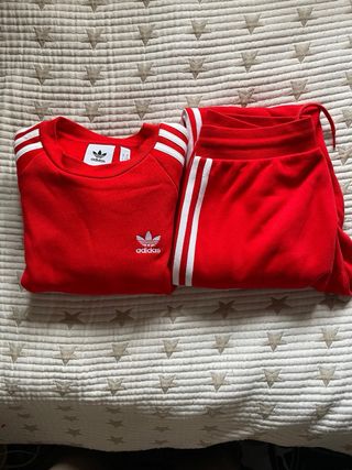 Conjunto chándal Adidas rojo