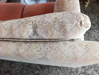 Sofá modular tela beige y rosa