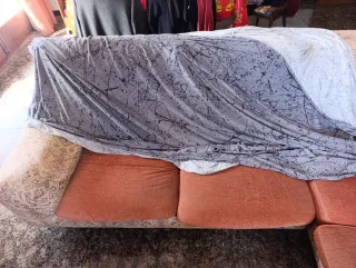 Sofá modular tela beige y rosa