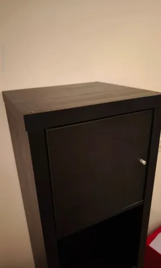 Estantería Kallax Ikea Negra y Roja