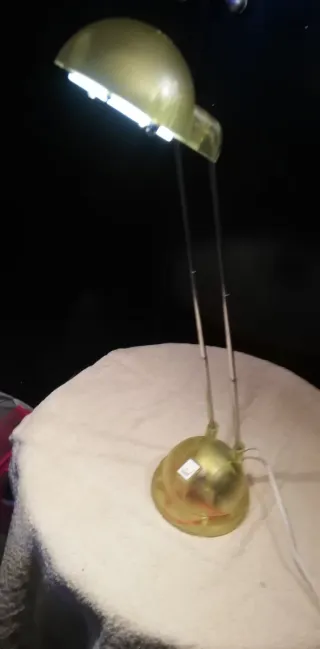 Flexo Telescópico Dorado y Blanco