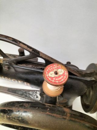 Máquina de coser Singer antigua para piel