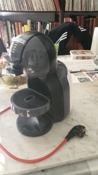 Cafetera Dolce Gusto. Para piezas