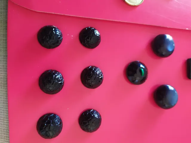 Lote 24 botones antiguos