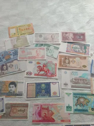 25 Billetes y 25 Monedas Asia
