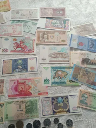 25 Billetes y 25 Monedas Asia