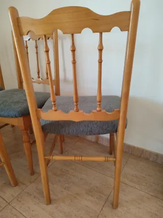 6 Sillas de comedor de madera y tela gris